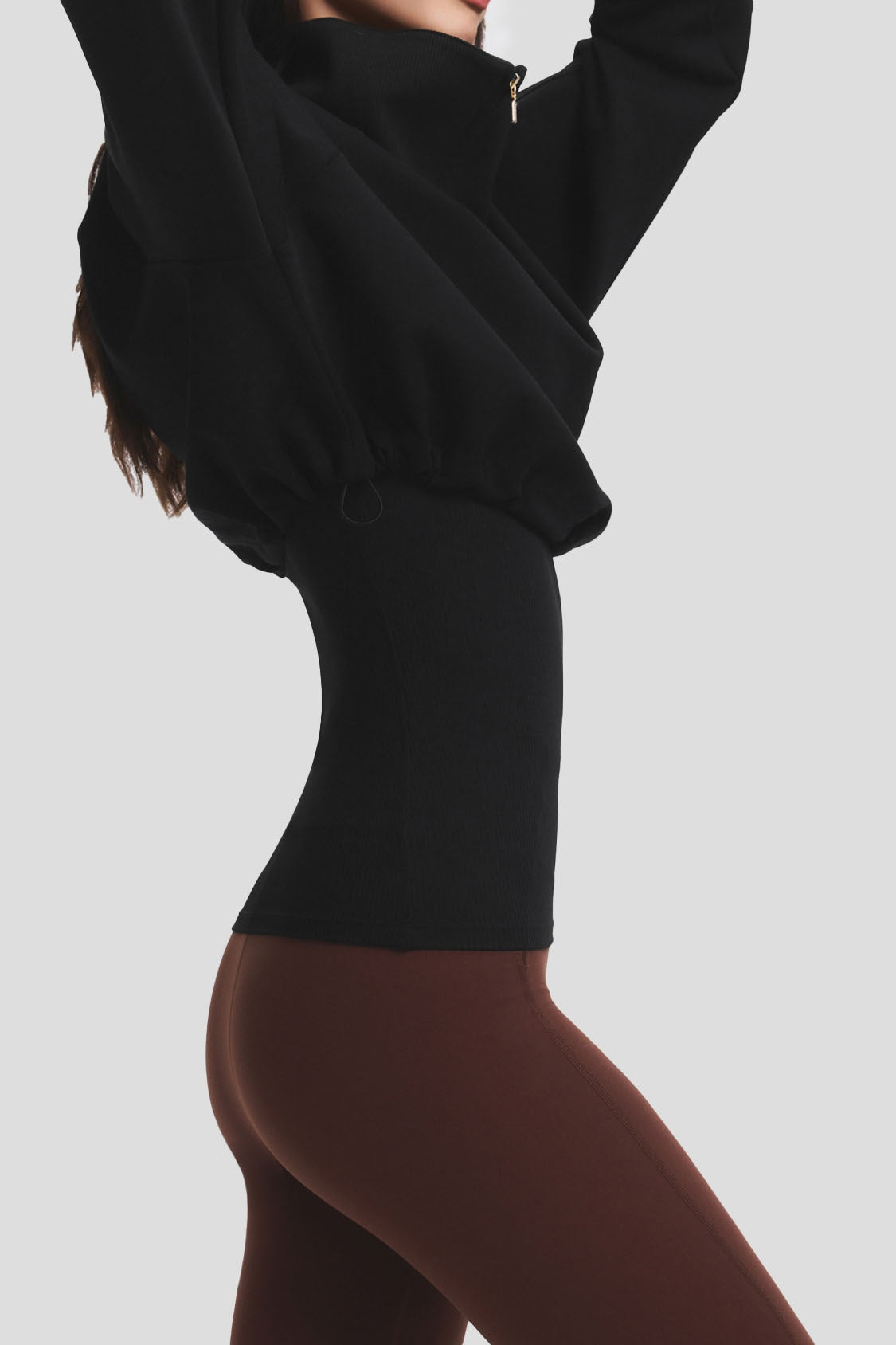 Sudadera entallada de doble capa con media cremallera para mujer HE022