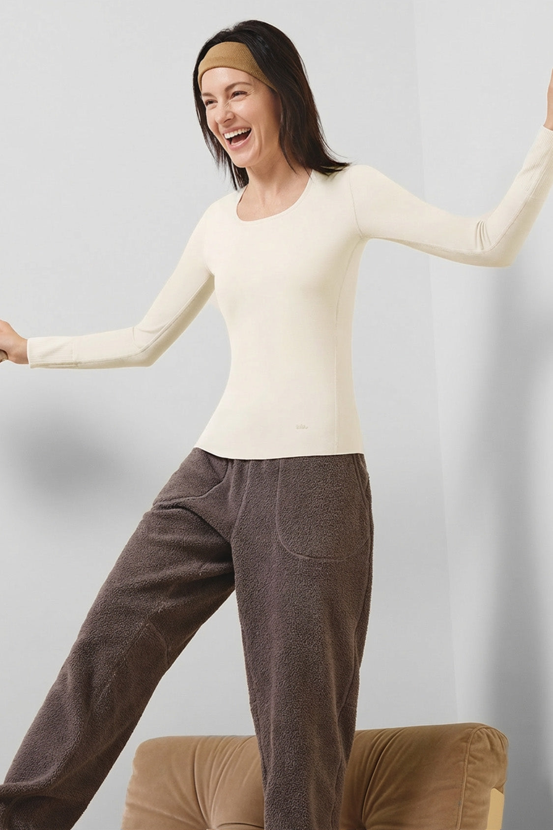 Softcare - Women's Midweight Built-In Bra Comfort Top