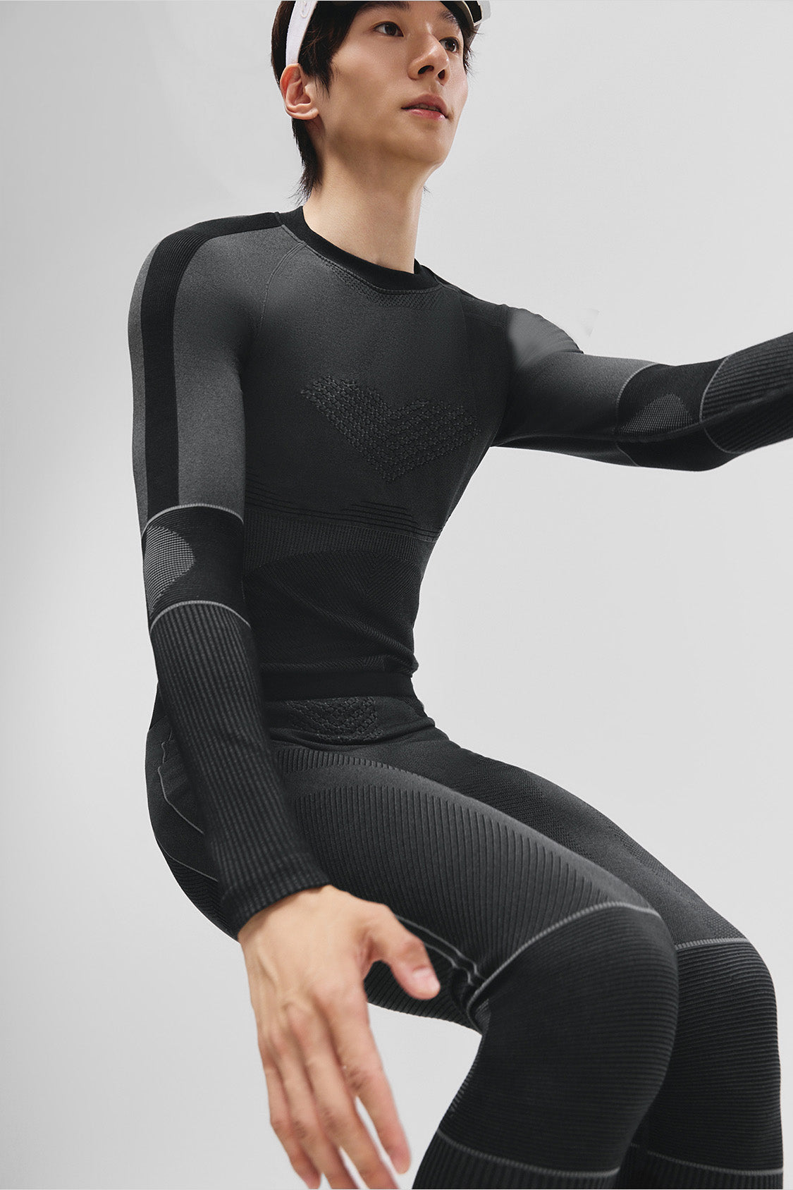 beneunder thermaset mens extra warmth outdoor performance base layer set #color_black