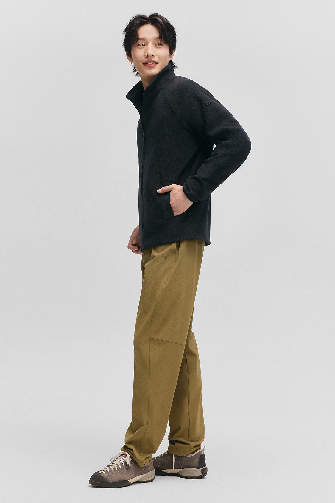 beneunder flipheat mens light warmth reversible fleece jacket #color_black