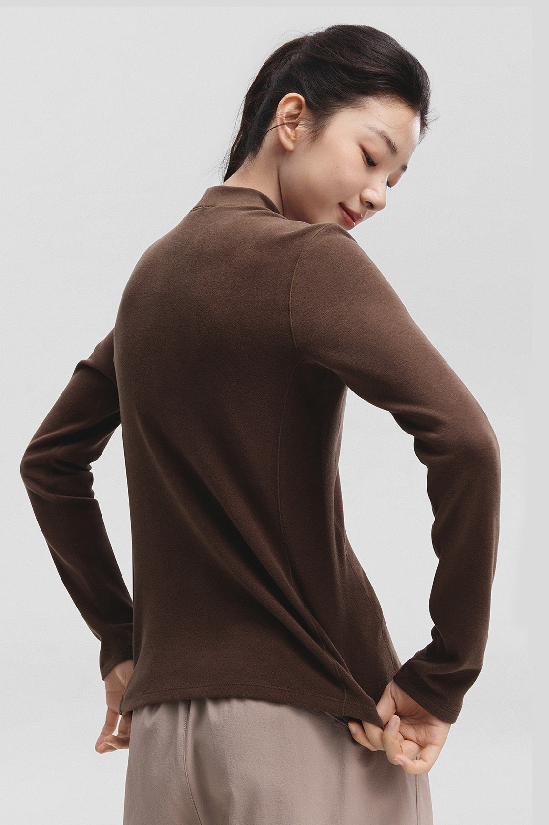 beneunder frostease womens medium warmth half turtleneck fleece base layer #color_brown