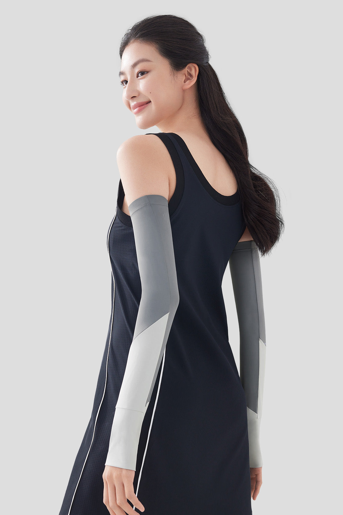 beneunder women's arm sleeves upf50+ #color_glacier gray - smoke gray