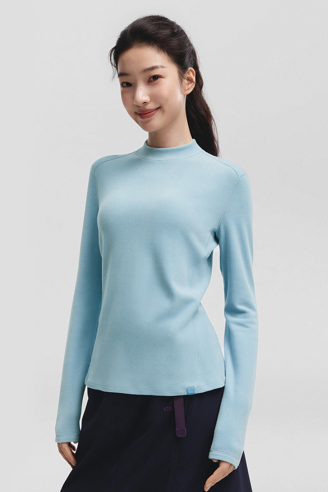 beneunder frostease womens medium warmth half turtleneck fleece base layer #color_light blue