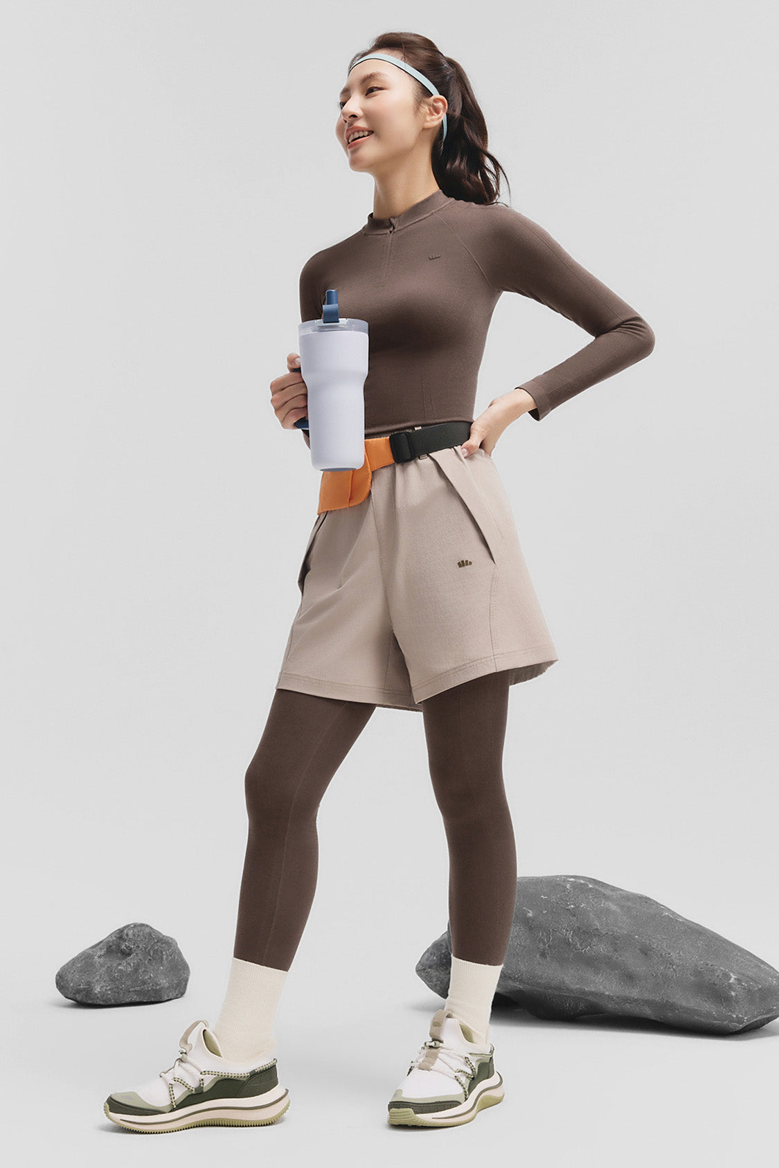 beneunder motionset womens light warmth sport performance base layer set #color_brown