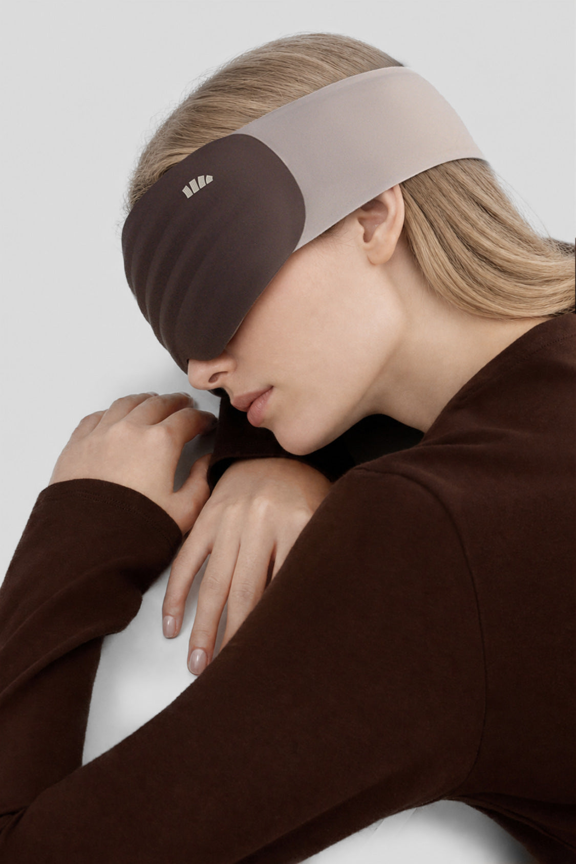 Contoured Pressure-Free Blackout Sleep Mask LC013