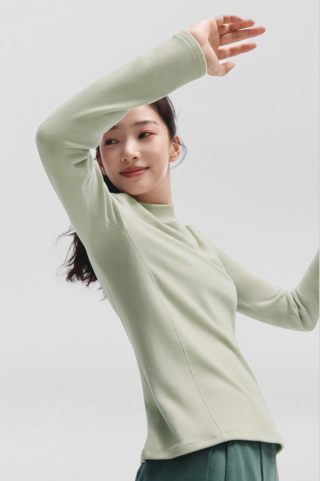 beneunder frostease womens medium warmth half turtleneck fleece base layer #color_cool gray