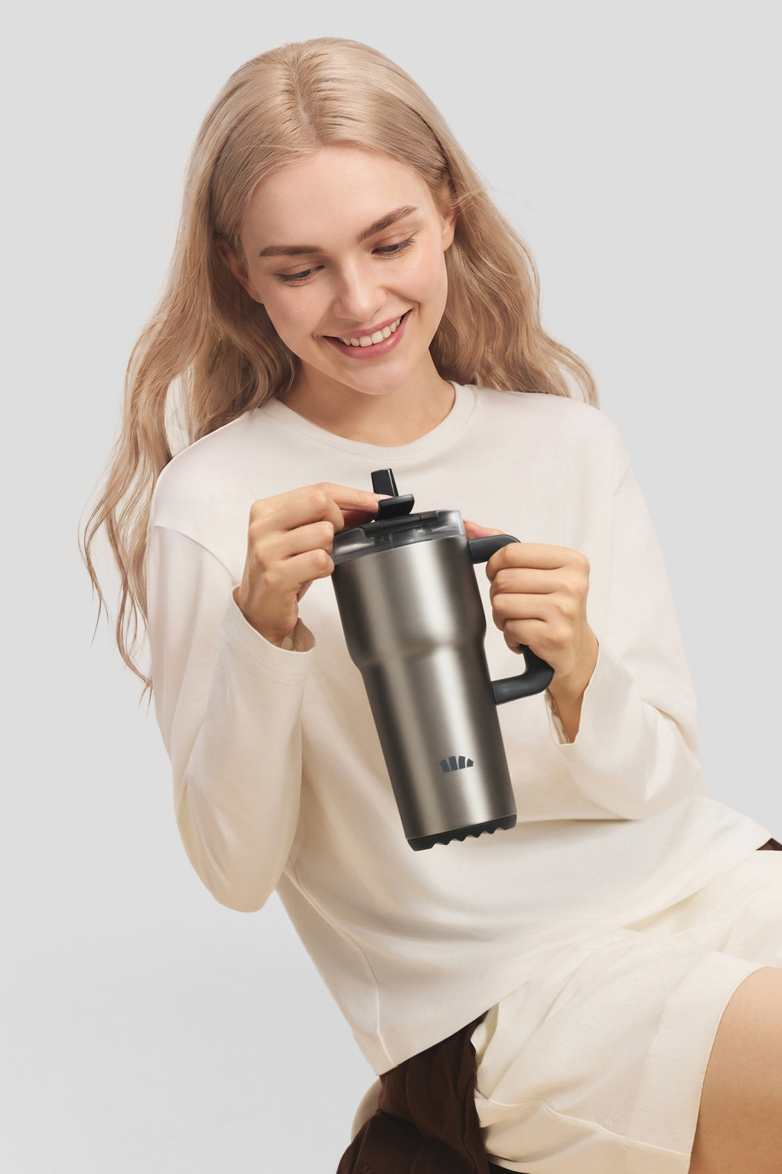 Large-Capacity Insulated Bottle with Straw LC016