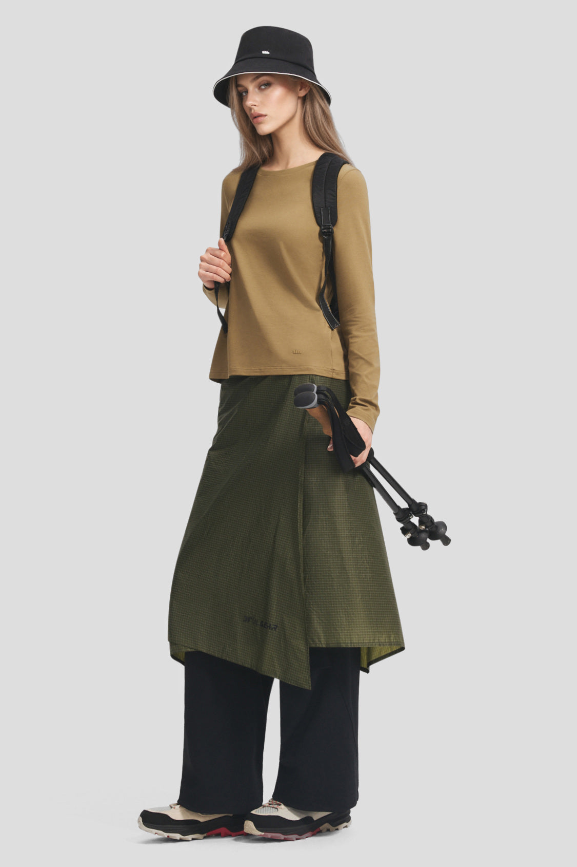 Women's Relaxed-Fit Long-Sleeve T-Shirt CT023