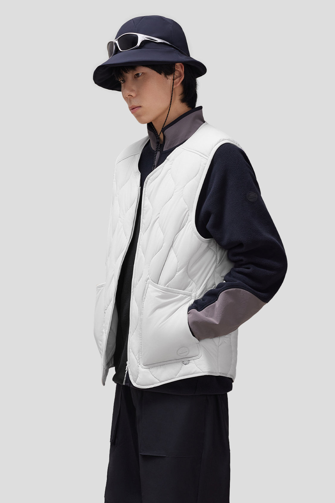 beneunder men's lightweight insulated quilted vest #color_misty gray