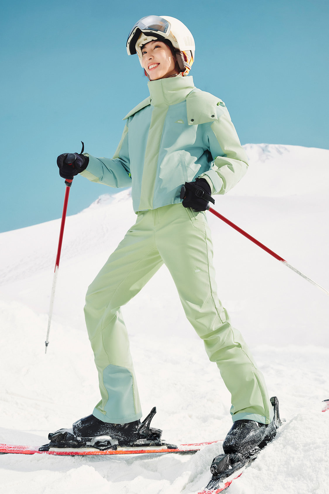 SnowShieldPro - Women's Water-Repellent Down Ski Set