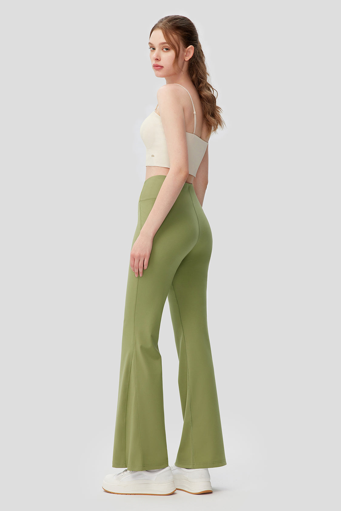 beneunder women's sun protection pants #color_wild meadow green