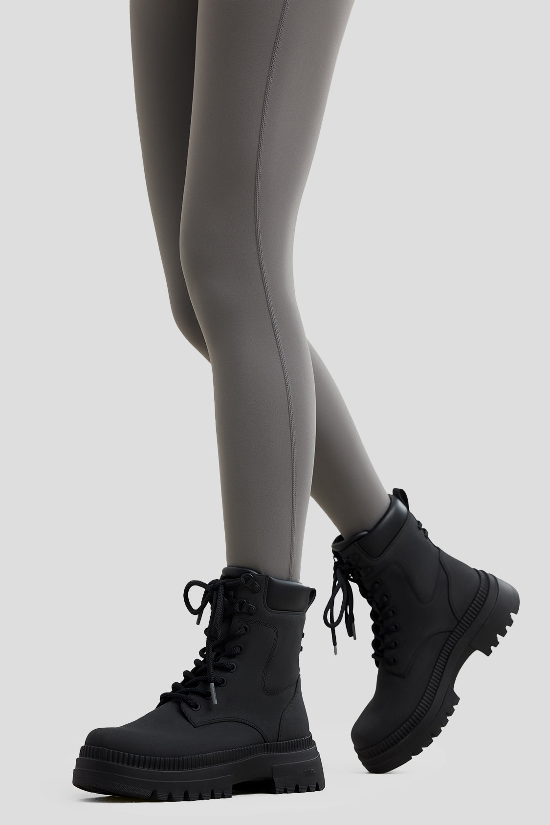 beneudner women's lightweight soft platform martin boots #color_black